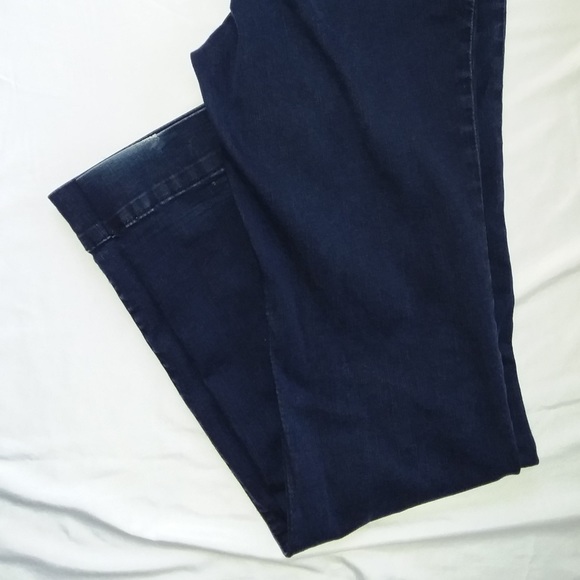 Wrangler Jeans w/ Pink Stitching - Picture 9 of 12